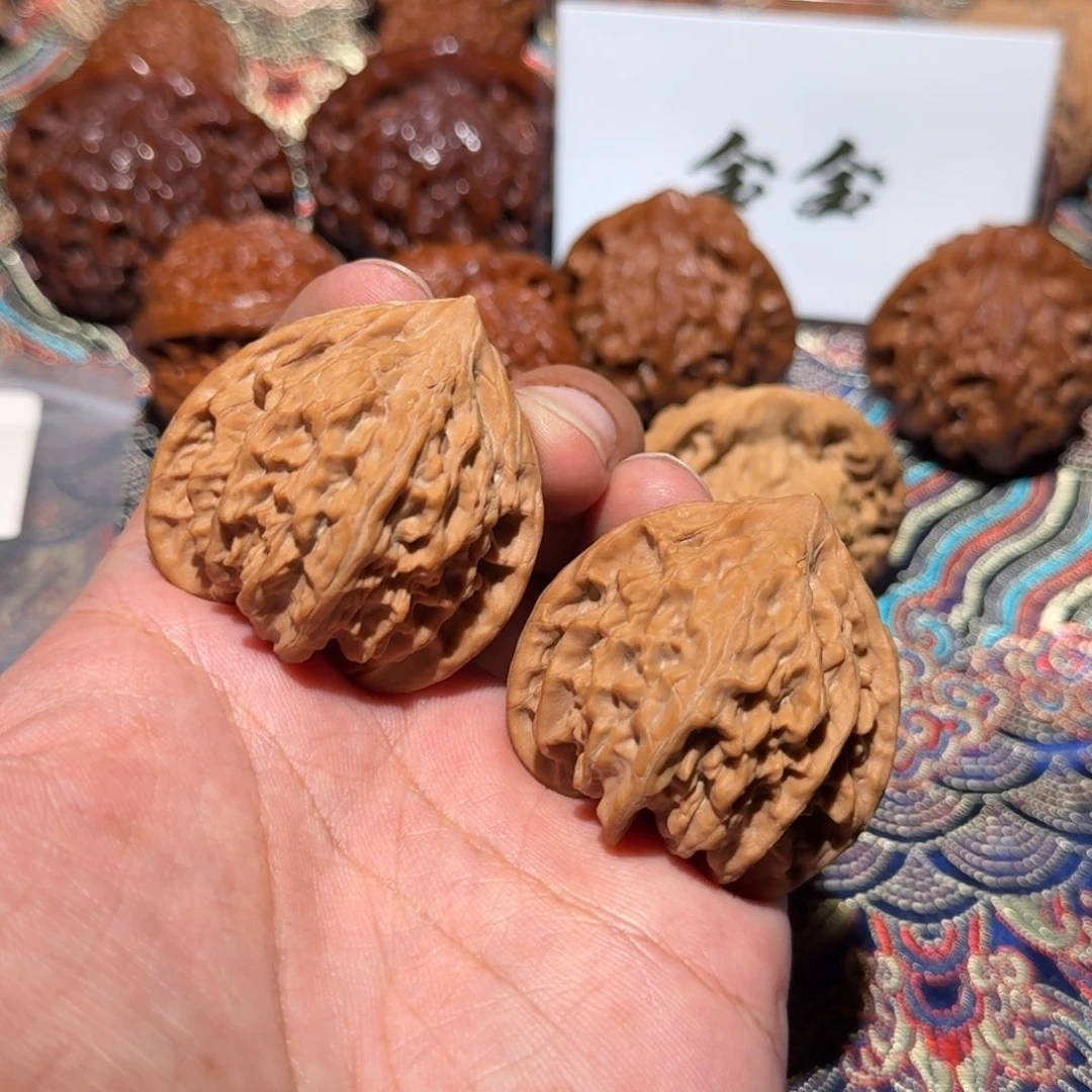 J***y把件核桃062灯笼40