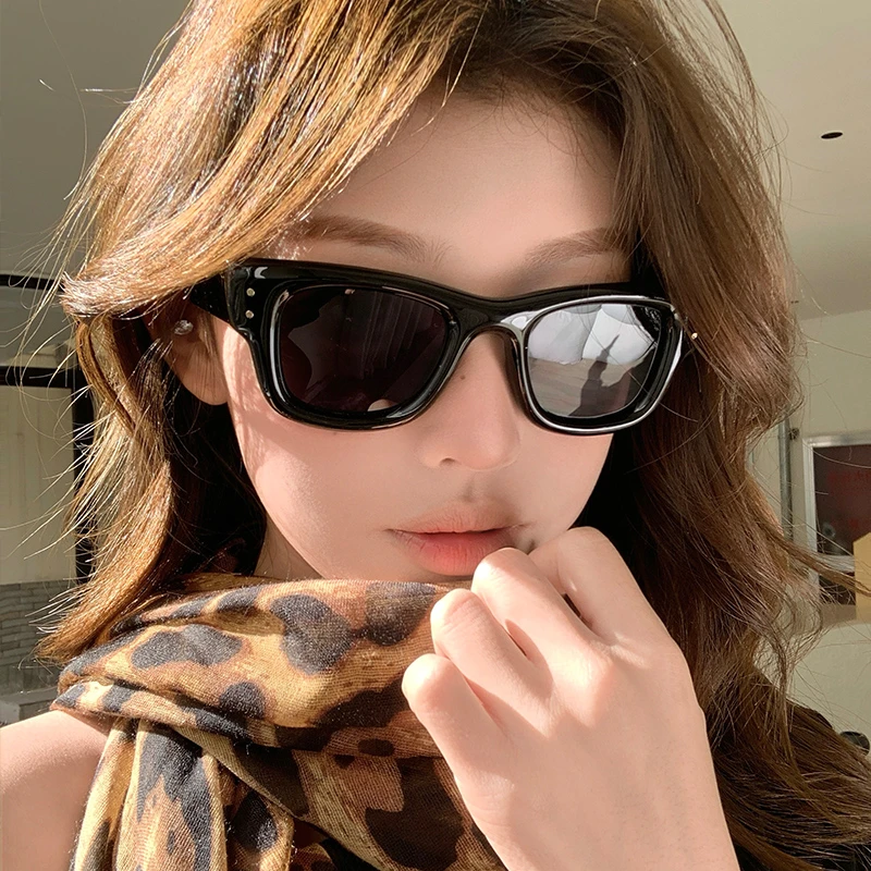 方形大粗框新款防紫外线太阳镜女显脸小时尚个性复古港风墨镜潮