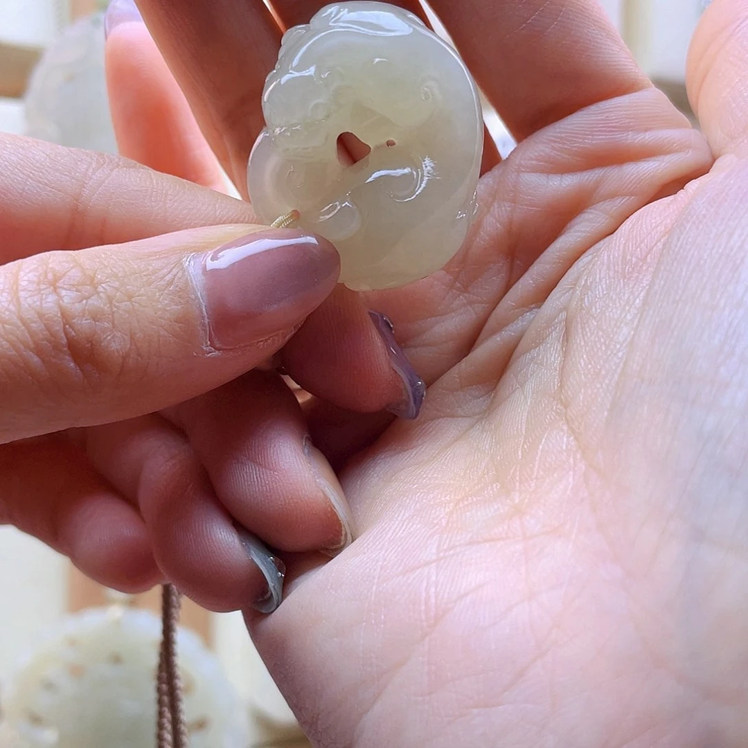 和田玉吊坠(赠链)未镶嵌鲸**儿