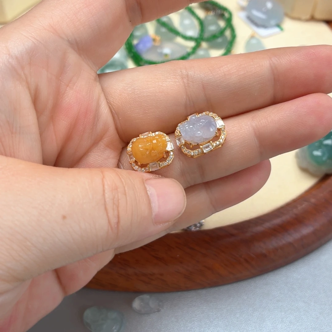 小***顺翡翠银S925镶嵌颈饰翡翠貔貅