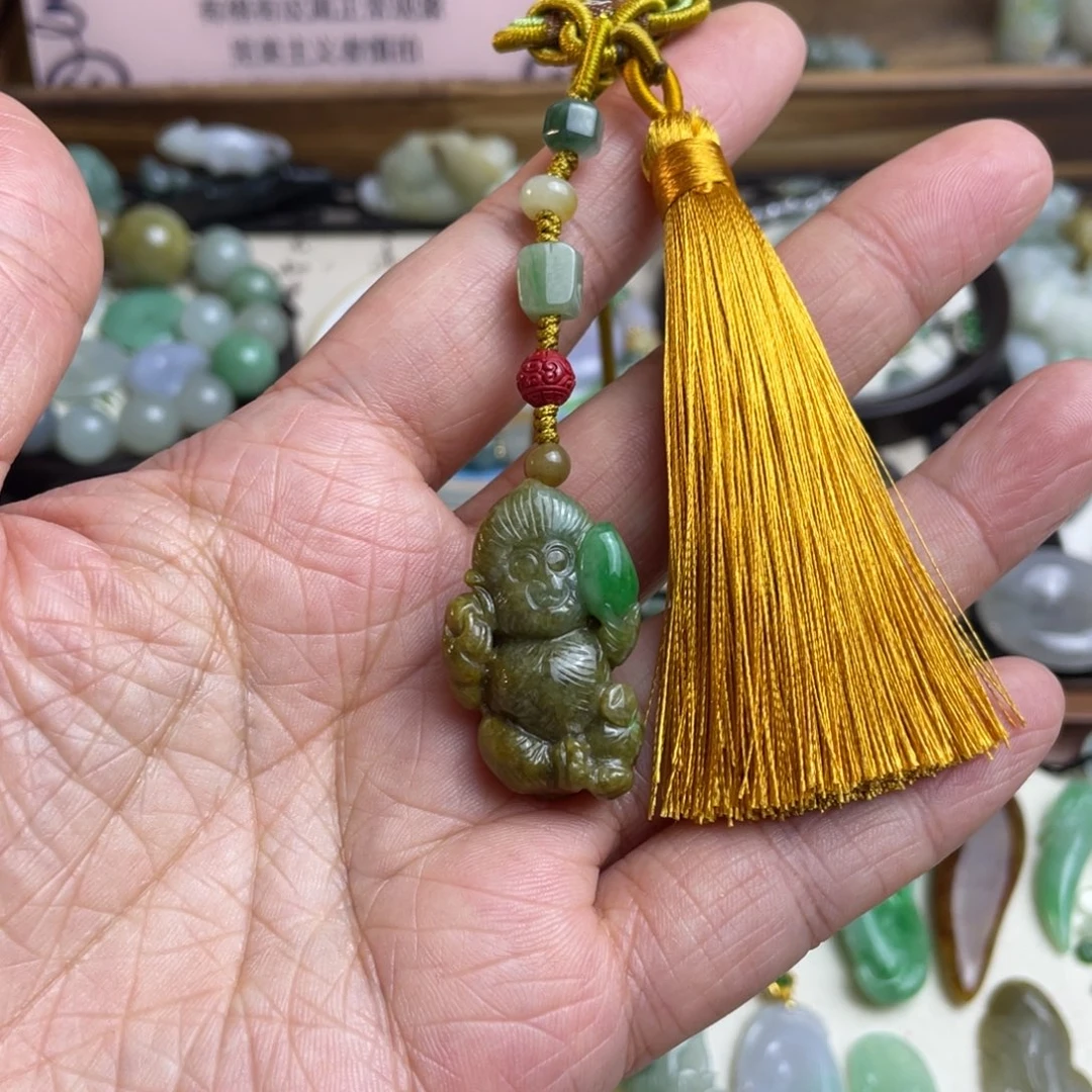 翡翠未镶嵌挂件昱**活黄加绿猴子手把件定制链接