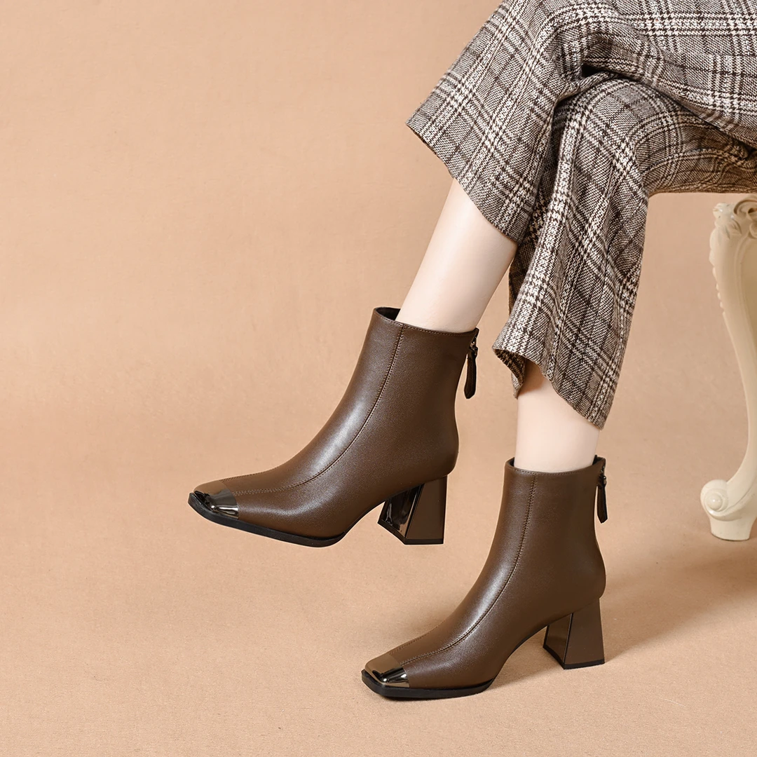 方头英伦马丁靴女百搭秋冬法式复古高跟短靴粗跟2025新款法式复古