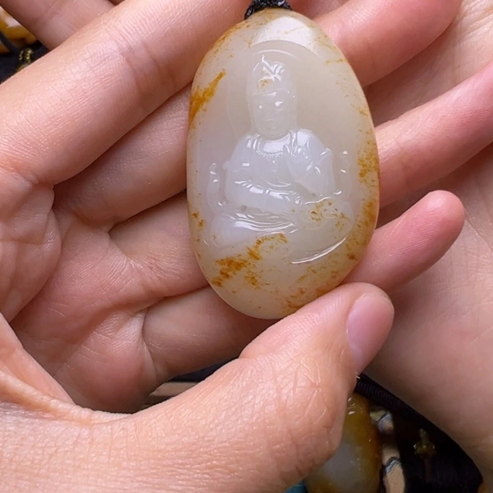 】****和田玉未镶嵌颈饰