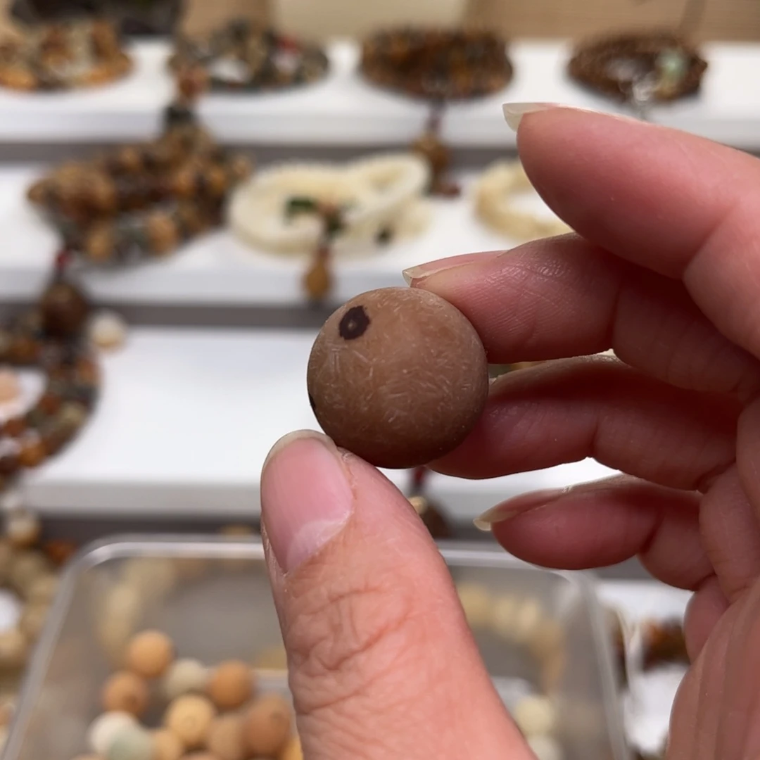 朝***落白玉菩提吊坠补差价4