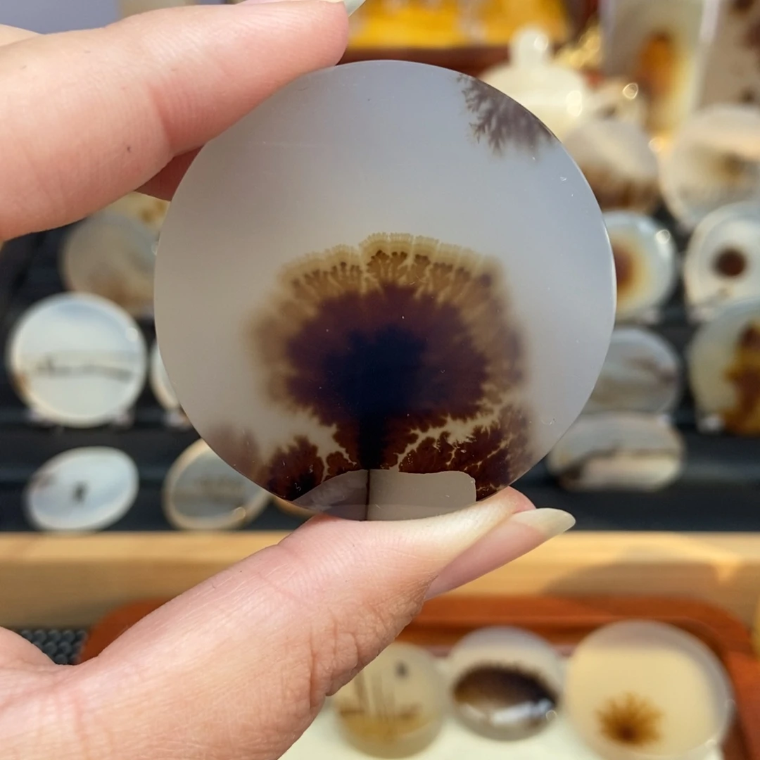 天***头玛瑙/玉髓未镶嵌颈饰