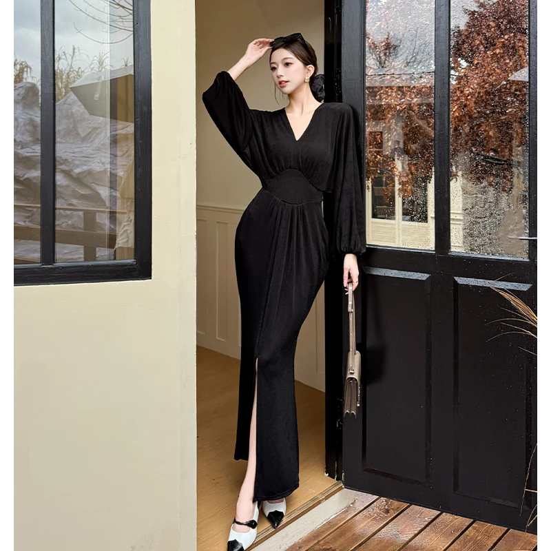 2025秋冬法式黑色御姐气质v领长袖连衣裙女收腰显瘦开叉包臀长裙