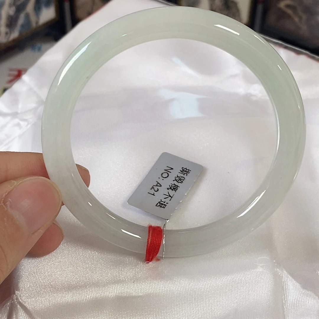 翡翠未镶嵌手镯（圆镯）