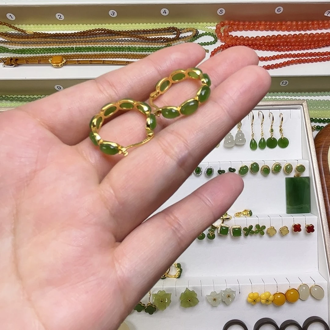 丫***儿和田玉银S925镶嵌耳饰