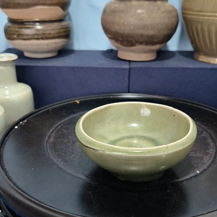 紫砂茶盘鄂**娃青瓷龙泉一件东西
