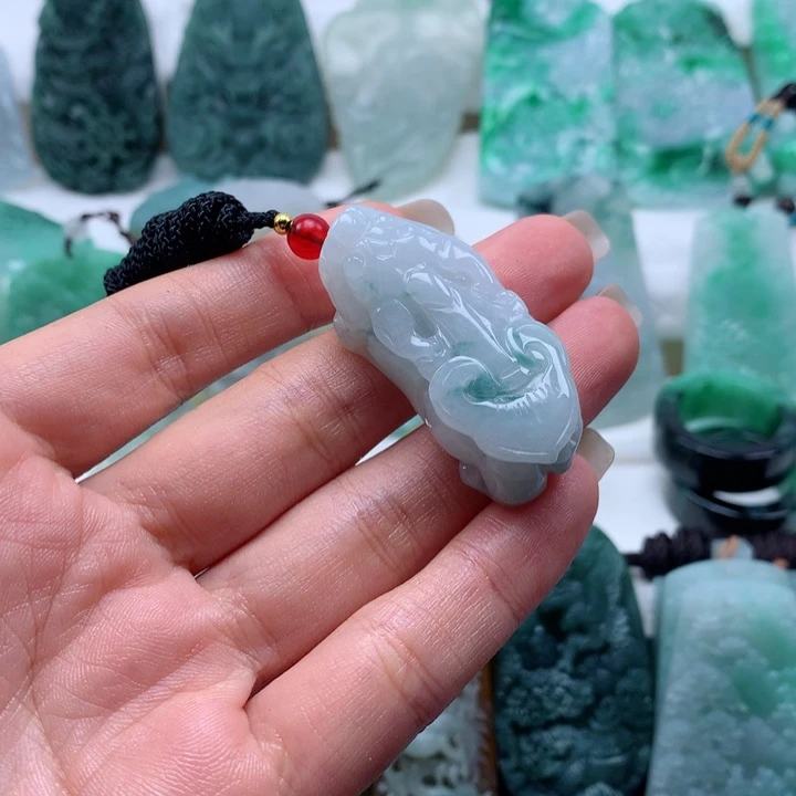 定制翡翠未镶嵌貔貅