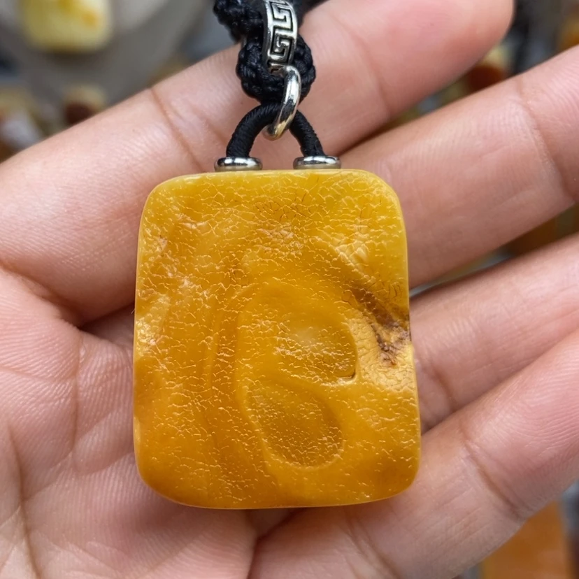 【闪购商品】琥珀颈饰未镶嵌