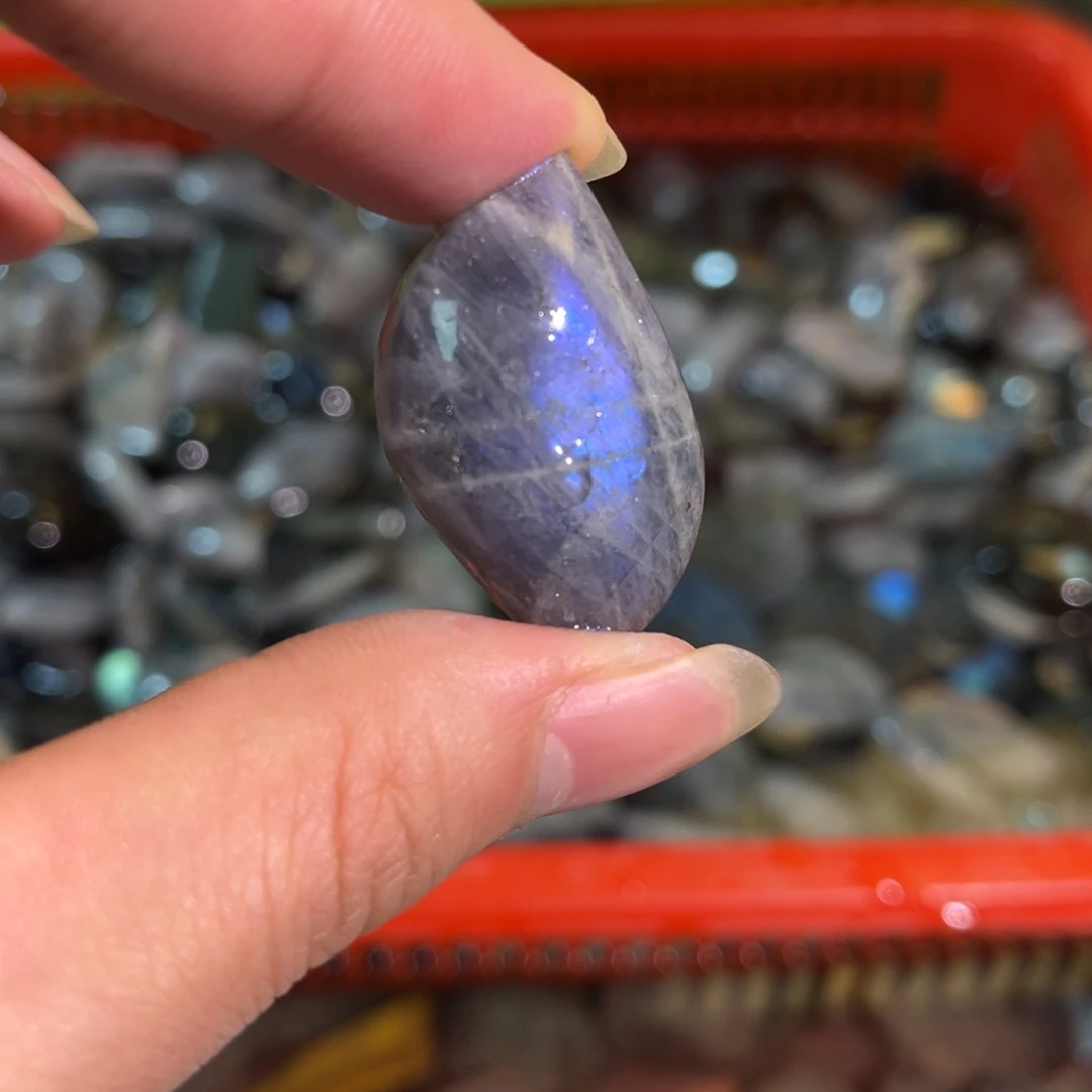 拉长石吊坠未镶嵌无****螂