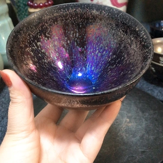 瓷片瓷器一件，品相完好