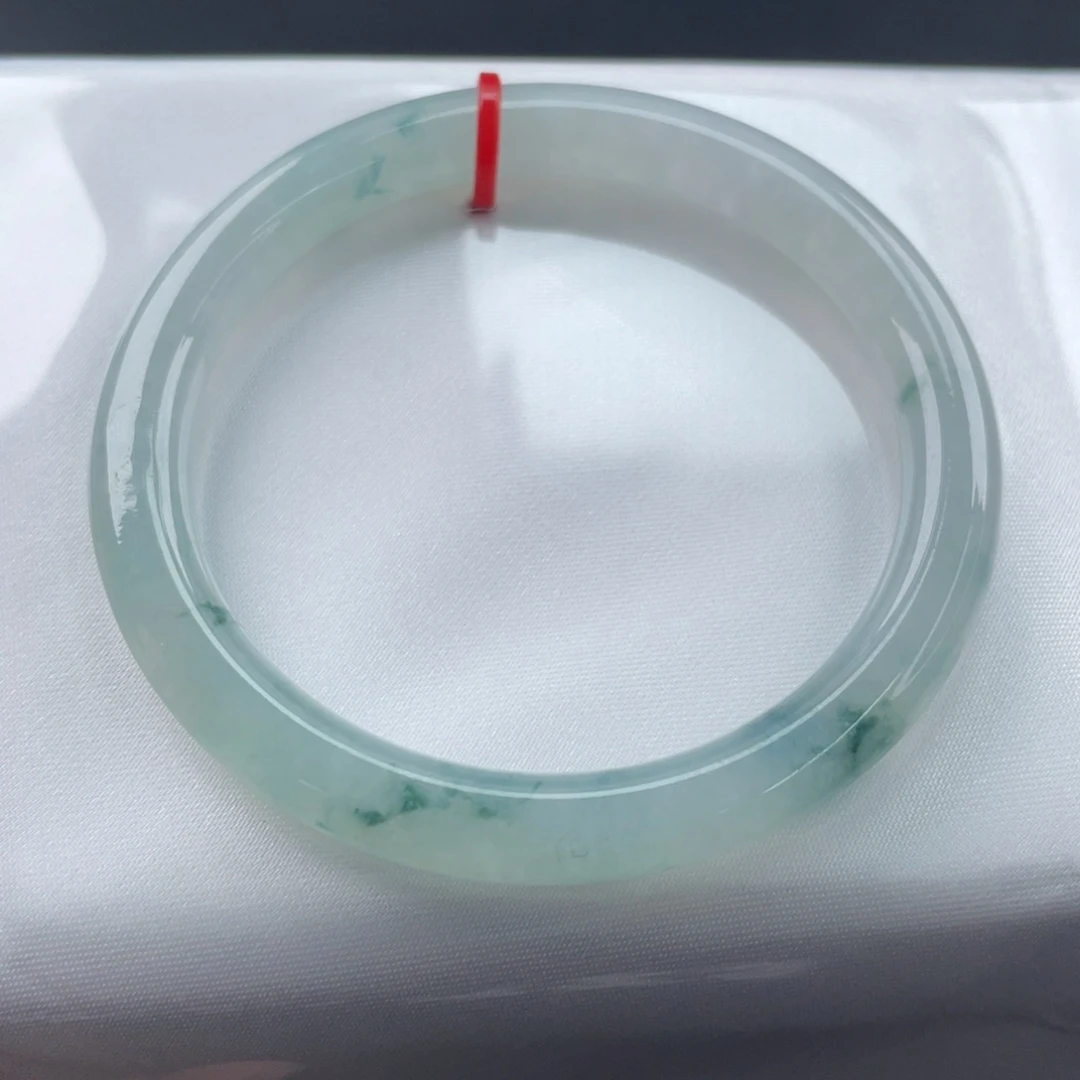 翡翠未镶嵌手镯（圆镯）54圈