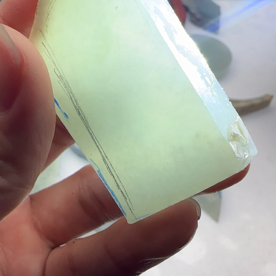 翡翠挂件未镶嵌翡翠