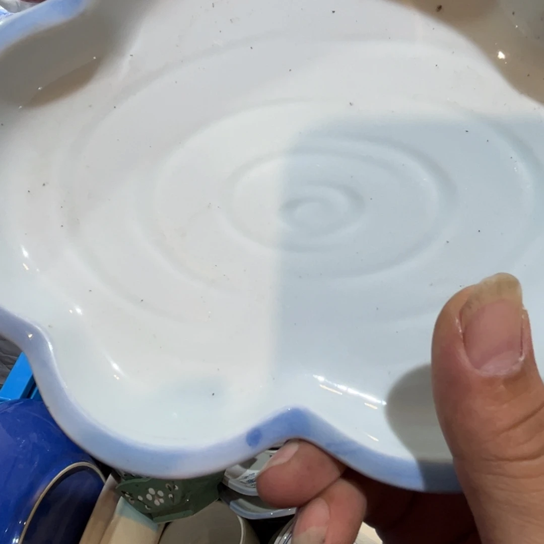 伊***亿其他其他散瓷默认微瑕，完美者慎拍