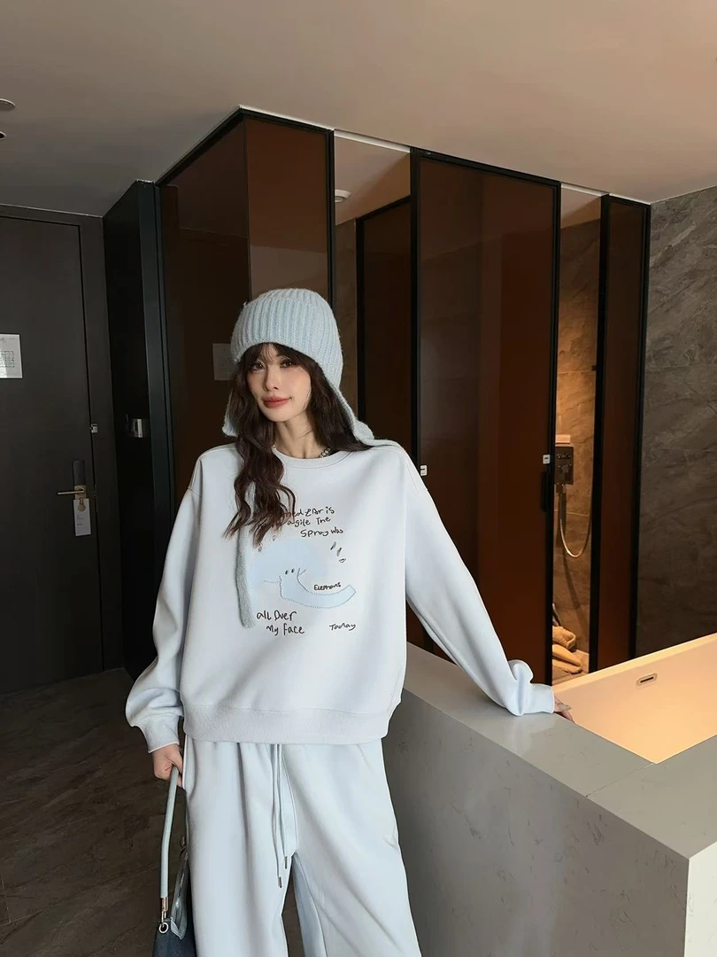 范范家  春款韩系刺绣印花小象减龄休闲百搭卫衣6130