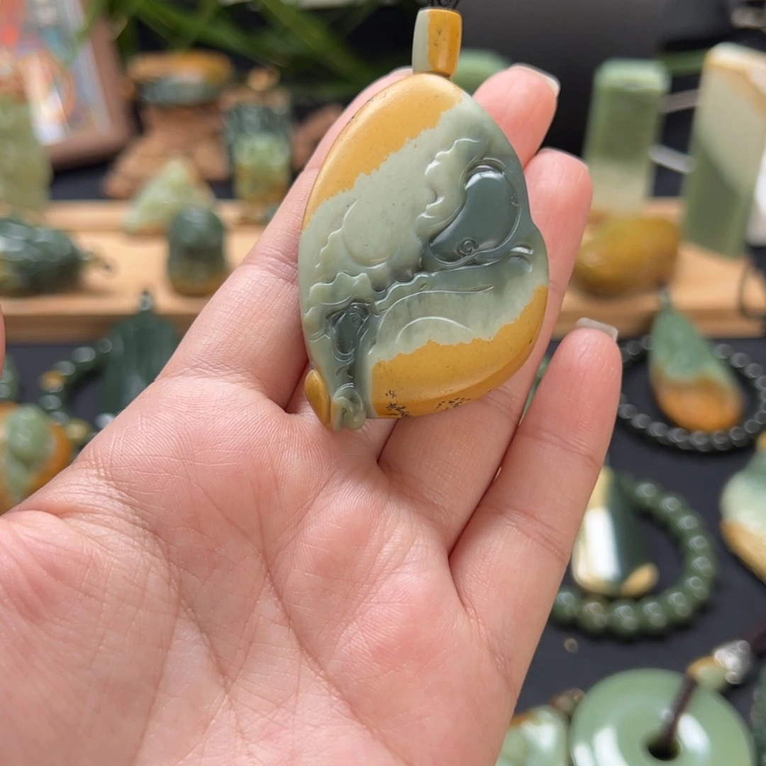 百***→岫岩河磨玉（透闪石质玉）未镶嵌颈饰