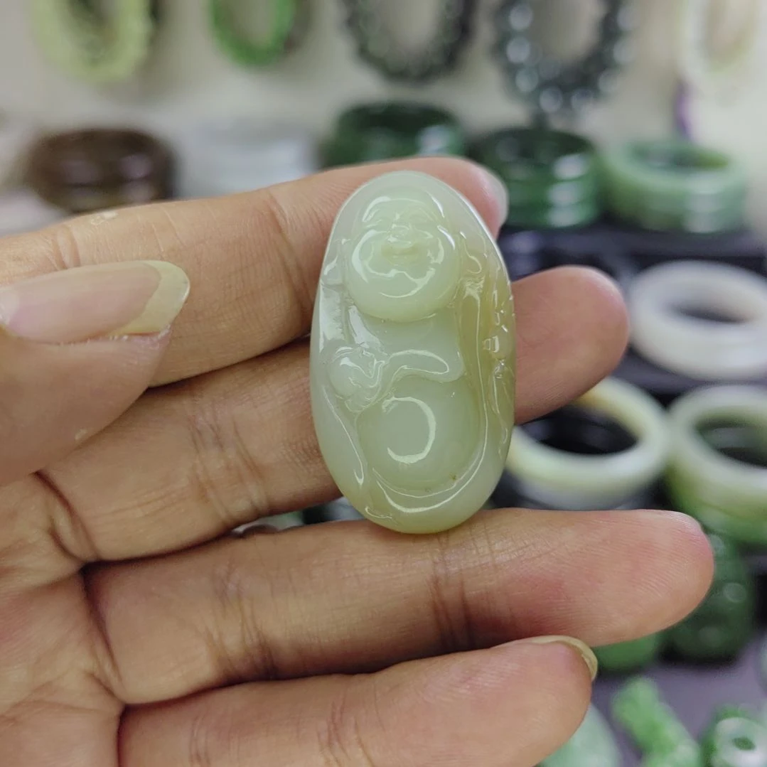 和田玉未镶嵌颈饰