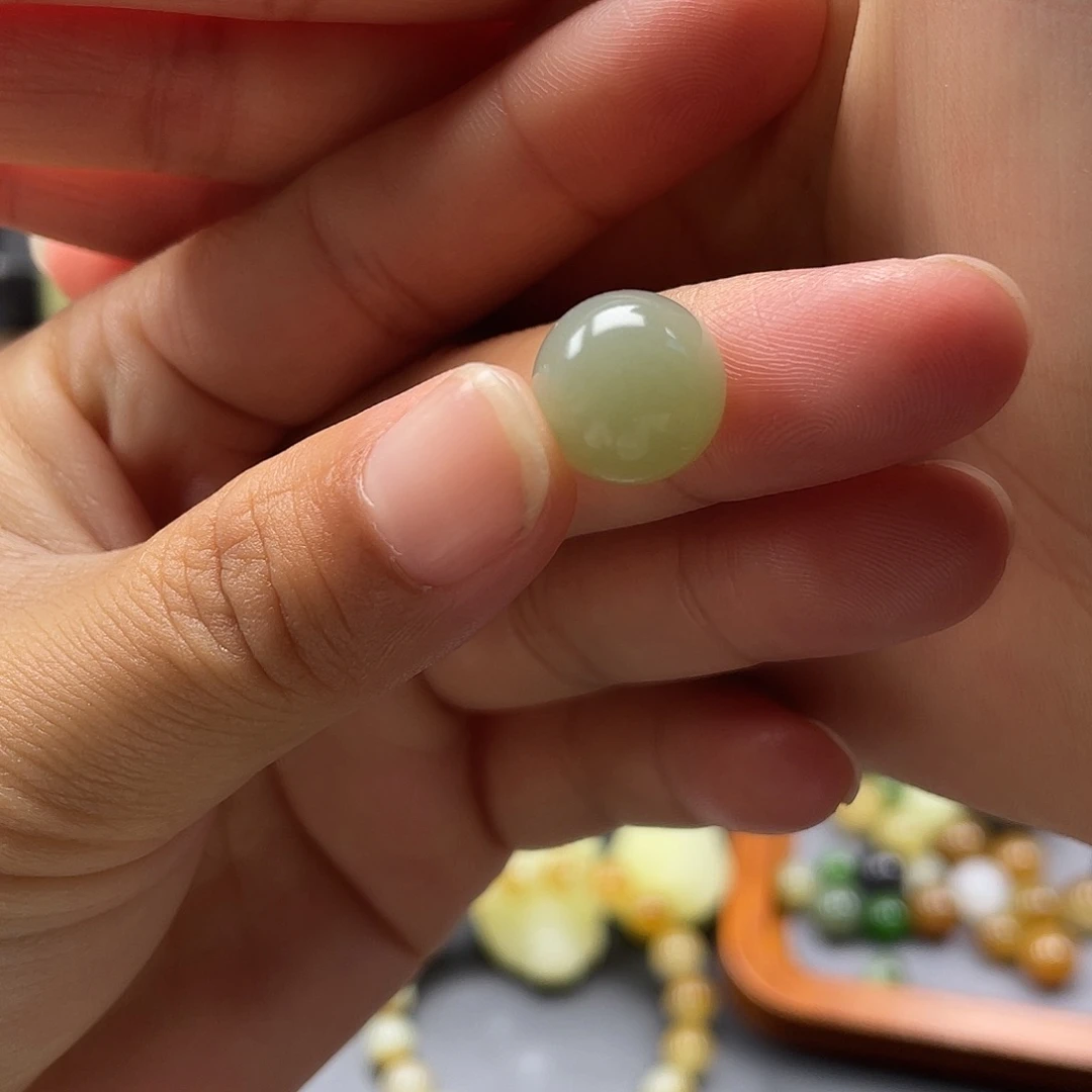 嫂***腿未镶嵌和田玉（糖玉）挂件