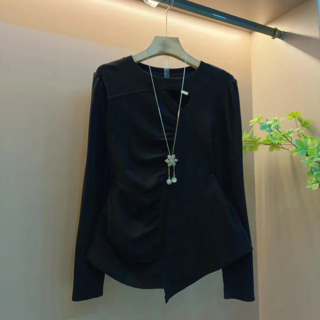 新款不规则设计感镂空褶皱下摆开叉遮肉显瘦上衣（衣长60左右）