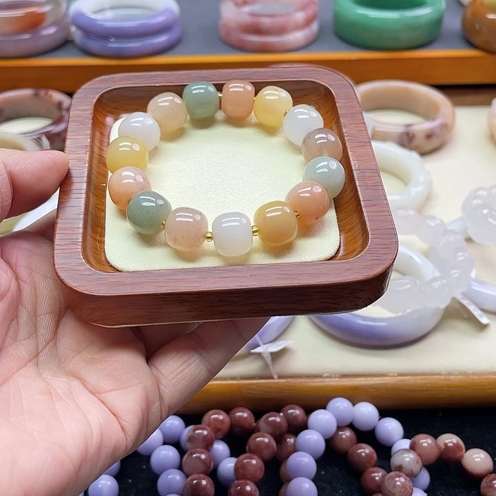 未镶嵌手镯石英质玉