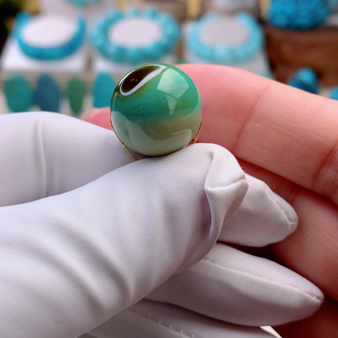 绿松石未镶嵌挂件