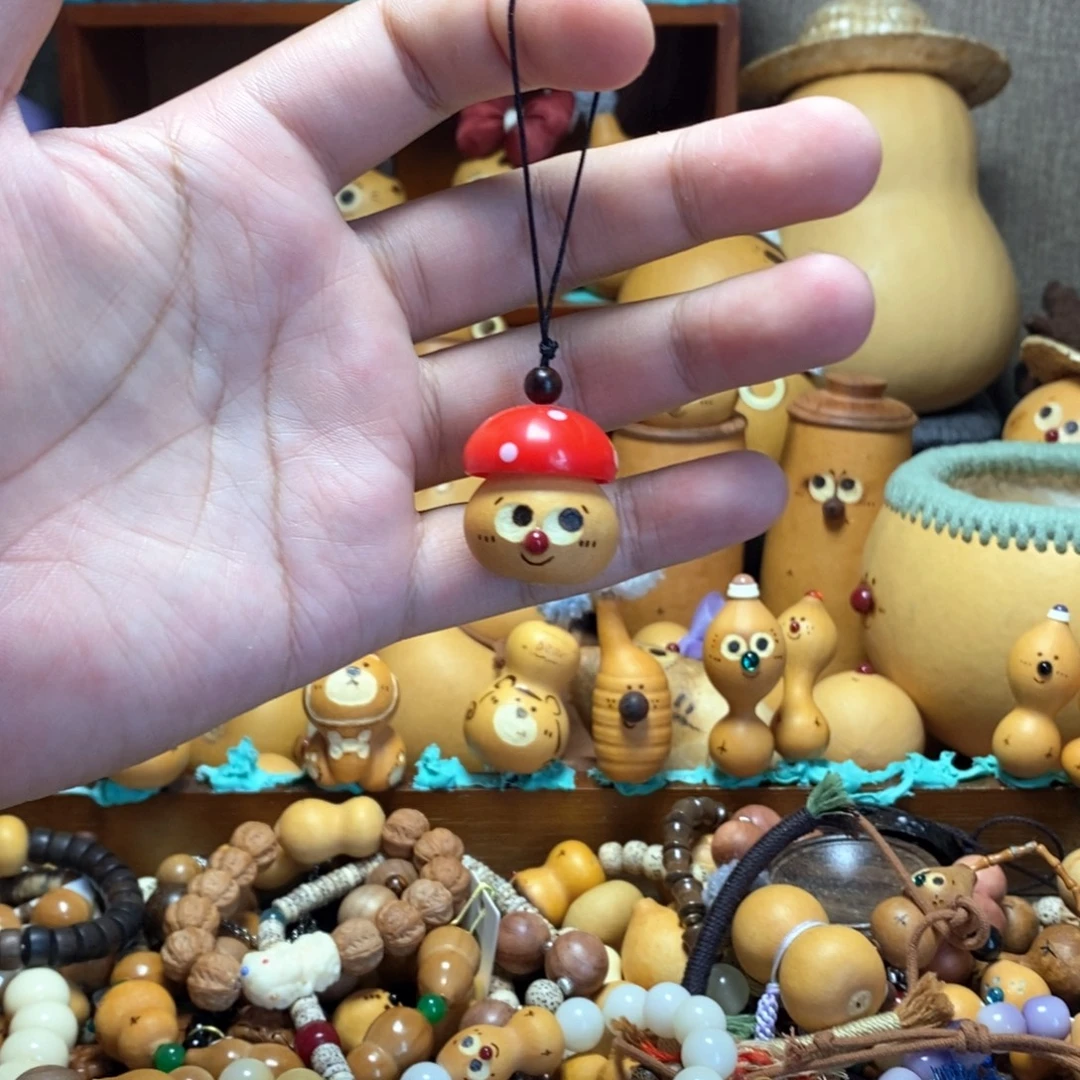 红鼻子小蘑菇挂件