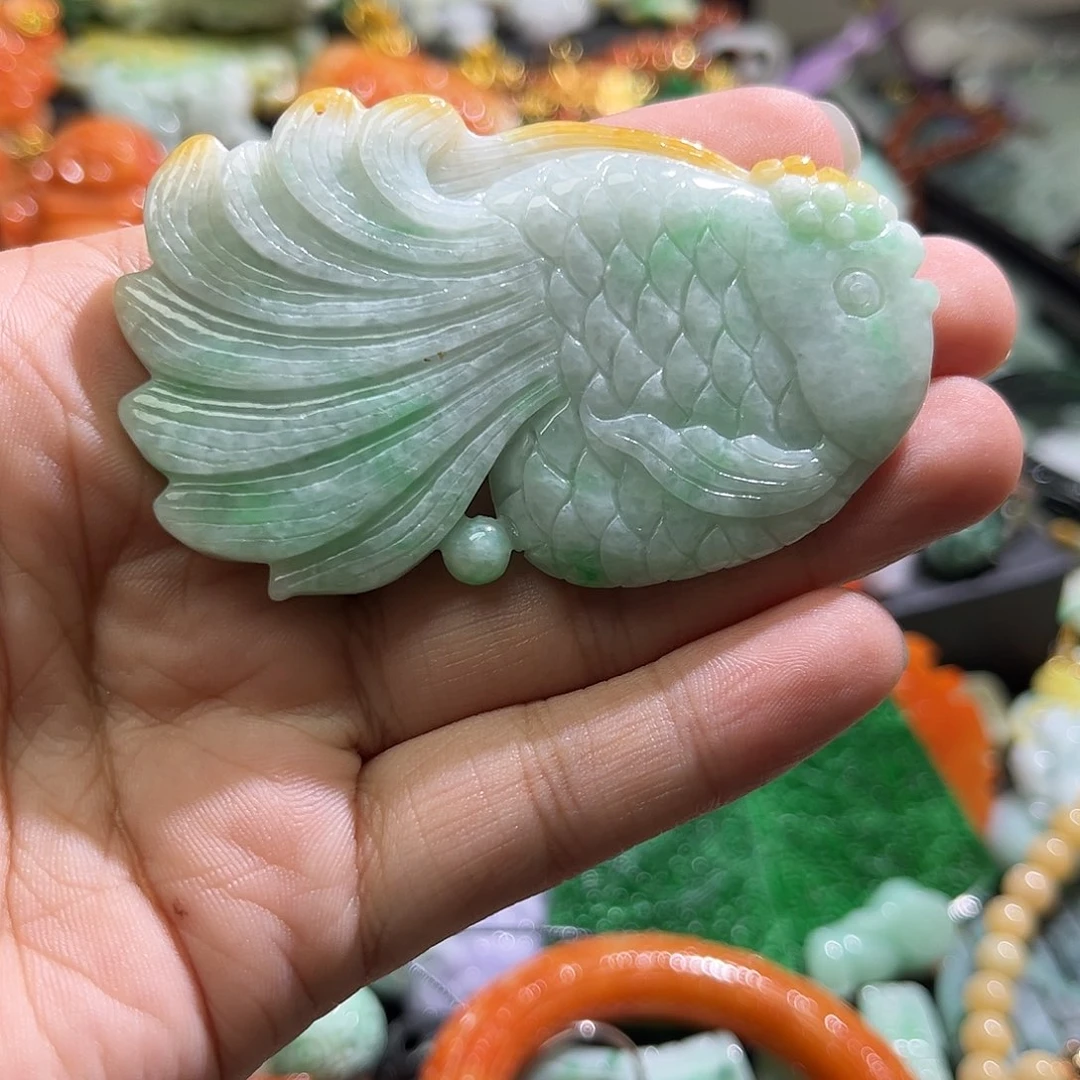 翡翠未镶嵌颈饰待编织