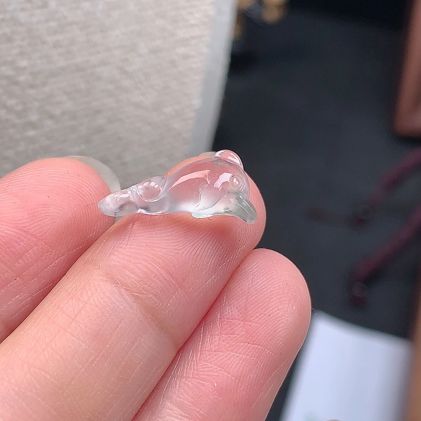 缅甸天然翡翠A货高冰飘花小海豚吊坠16.8*8.3*5.0mm