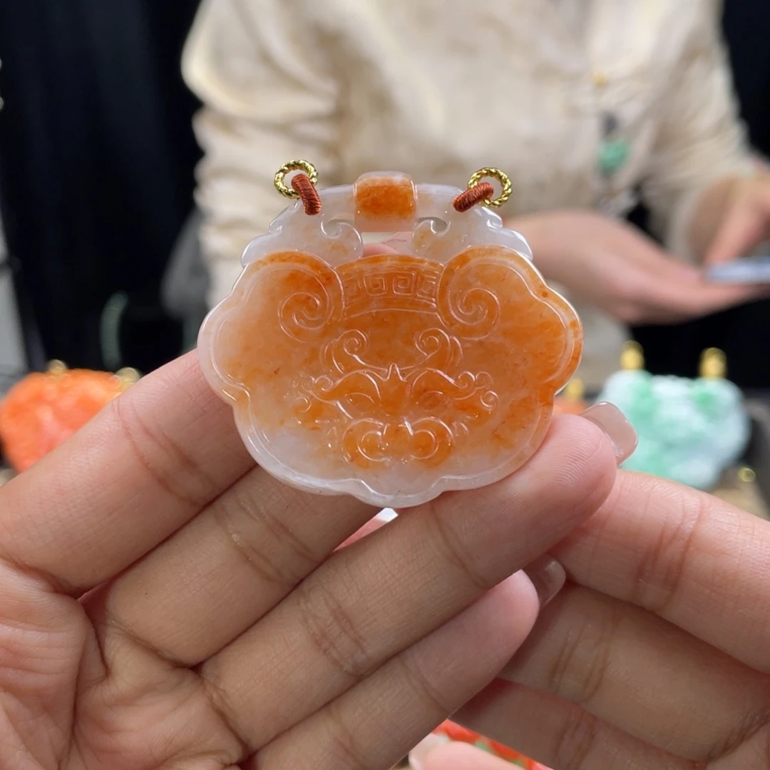 翡翠颈饰未镶嵌代编织