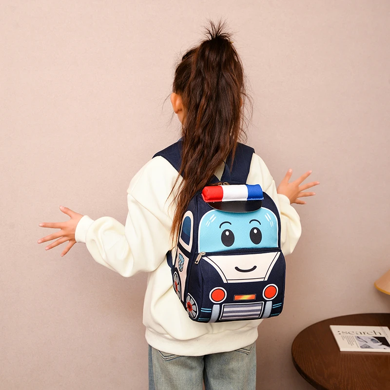儿童书包男孩幼儿园可爱卡通汽车双肩包超轻减负女童出游时尚背包