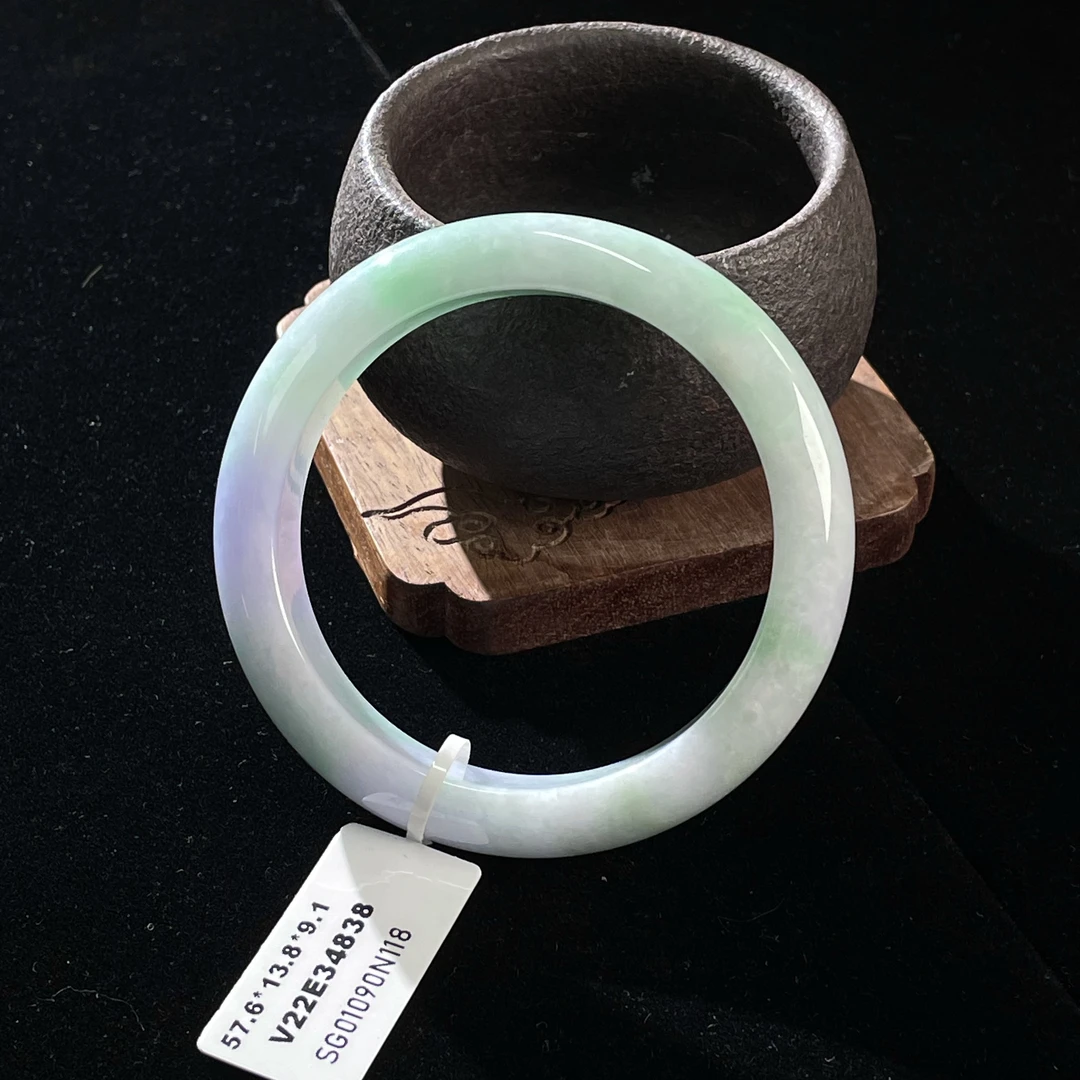 天然翡翠手镯 57+