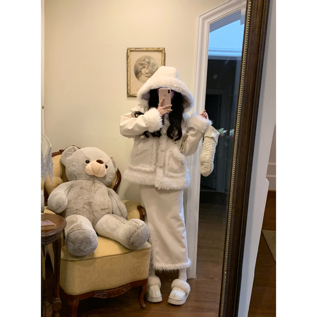 冰岛暖阳 甜美毛绒绒设计感毛呢连帽加厚半身裙 R3005-2W