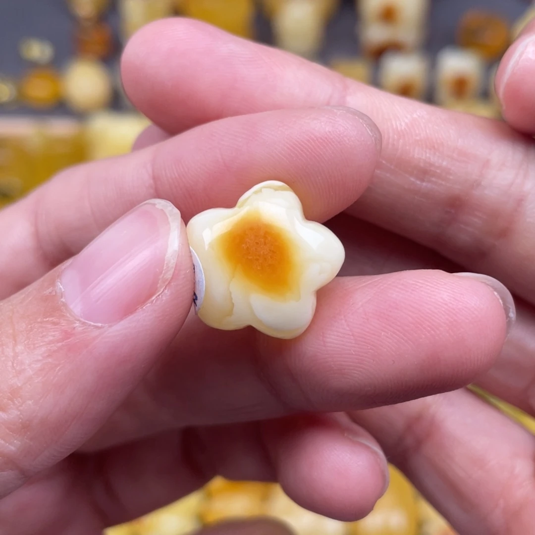 裸石琥珀未镶嵌蜜蜡