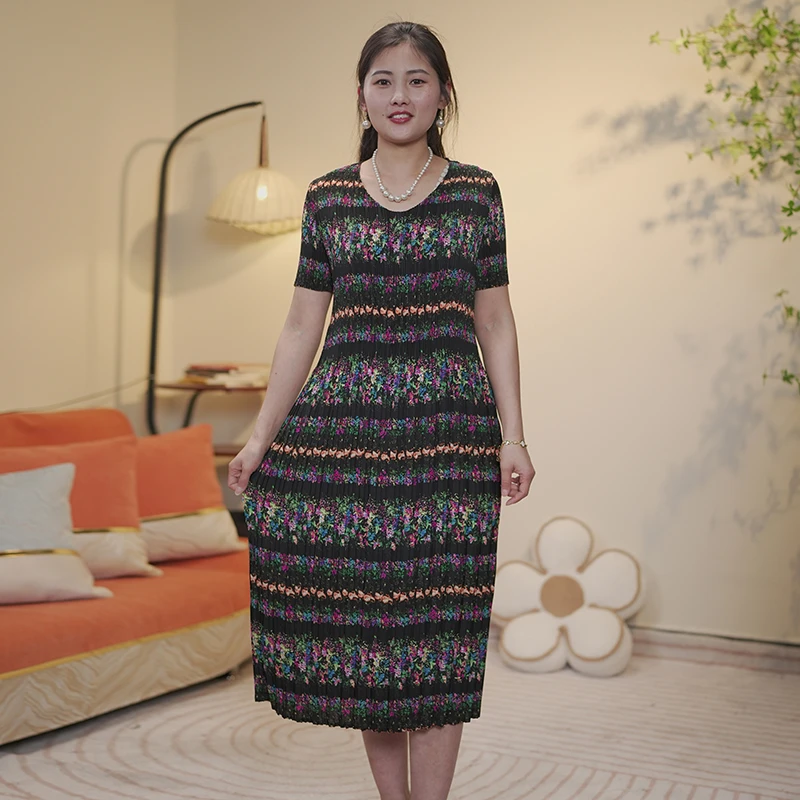 012显瘦碎花褶皱短袖v领夏季连衣裙长裙裙子条纹优雅旗袍长款
