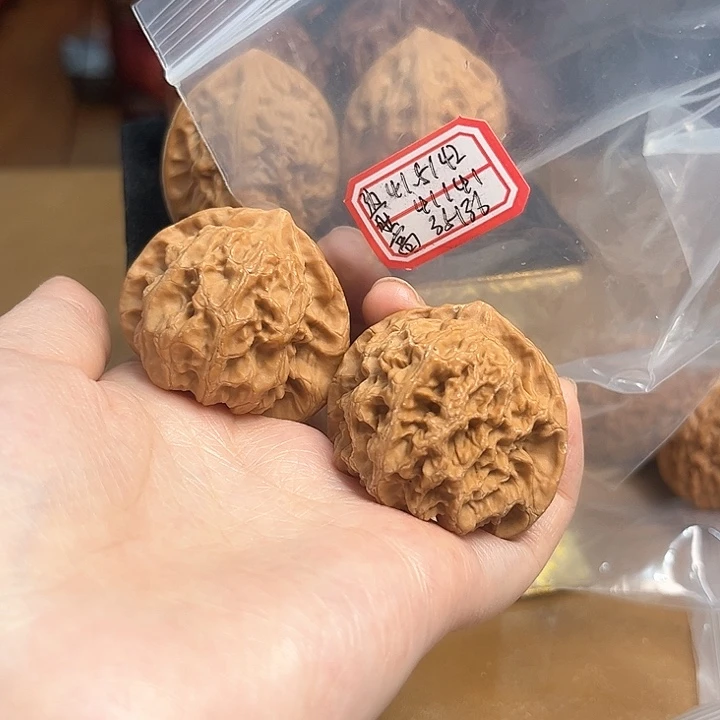 把件文玩核桃梨木台