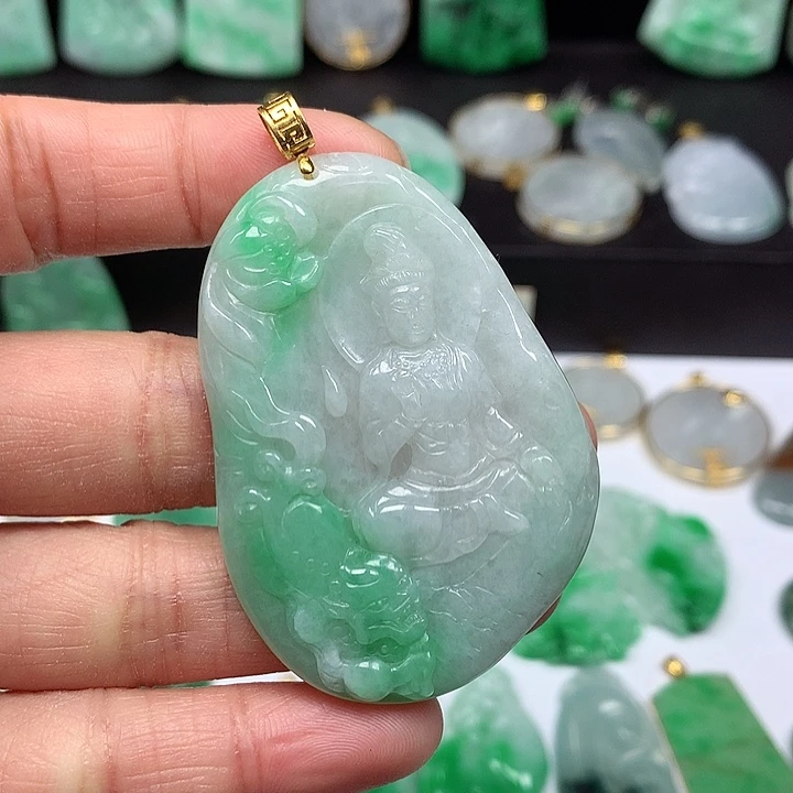 翡翠吊坠(不含链)18K金镶嵌