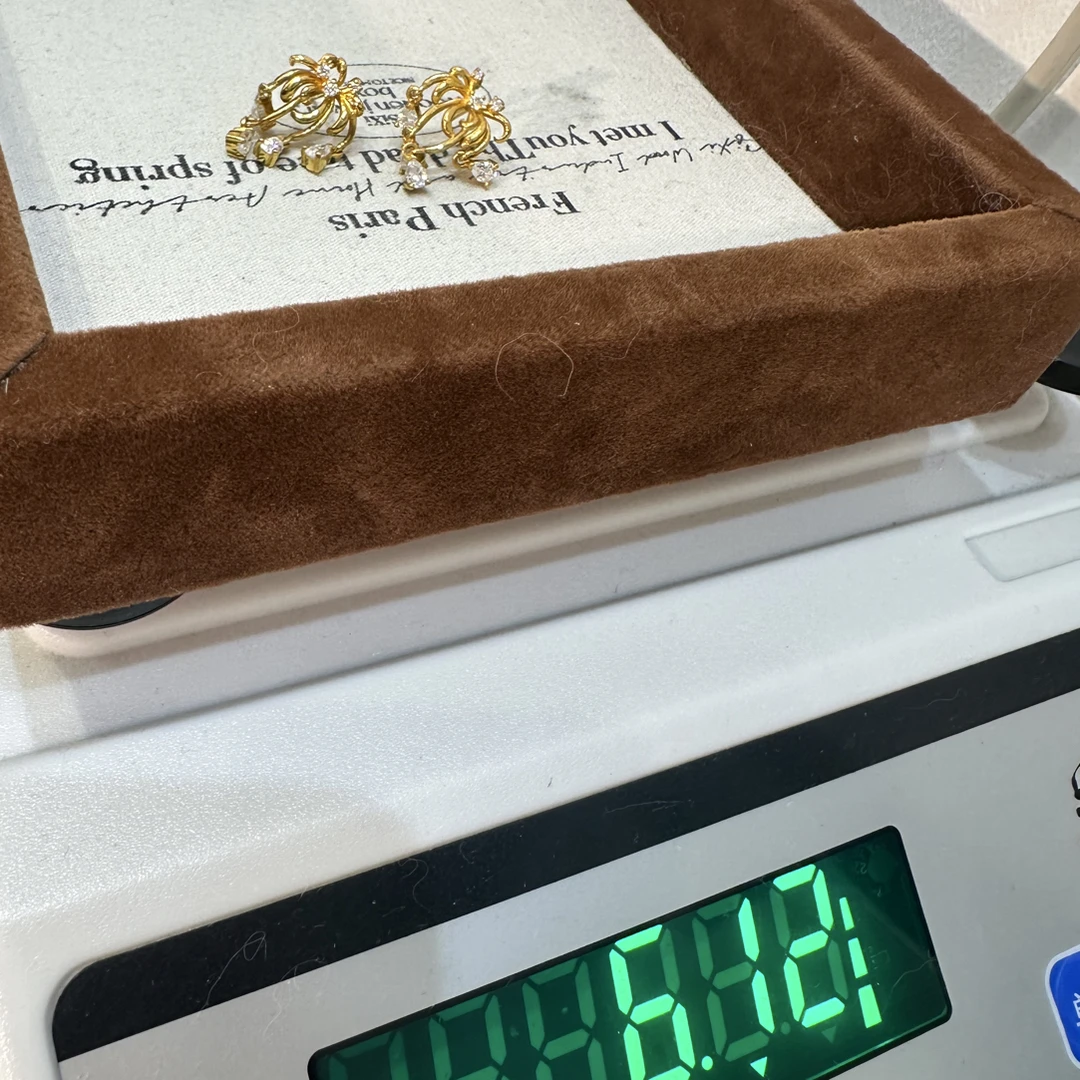 足金精品工艺耳饰