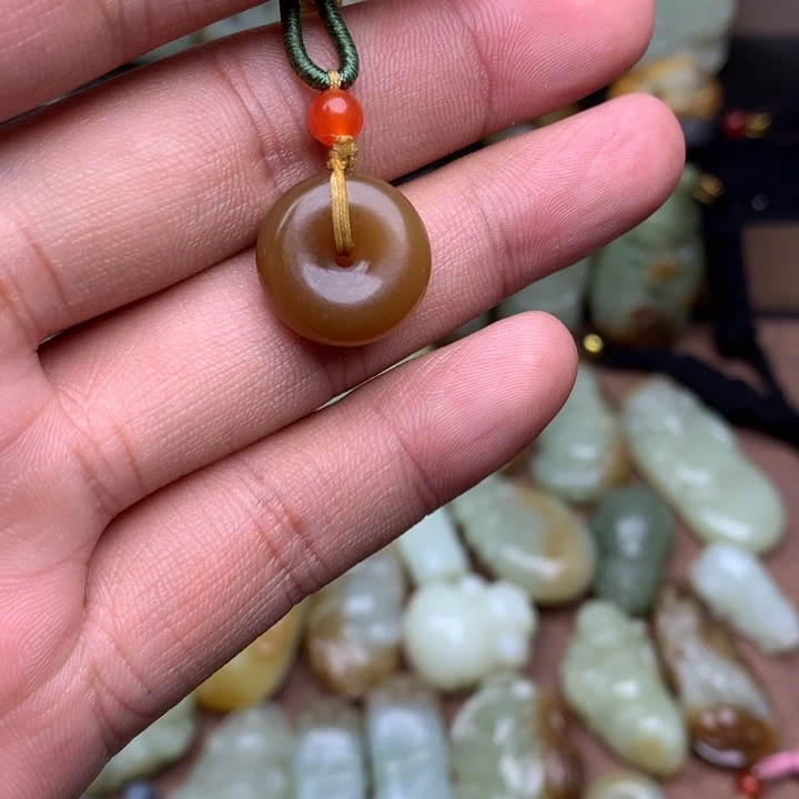 和田玉（糖玉）未镶嵌颈饰