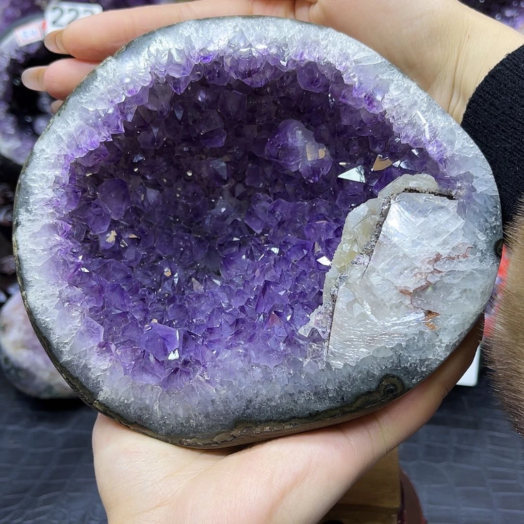 紫晶未镶嵌大型摆件（非配饰）