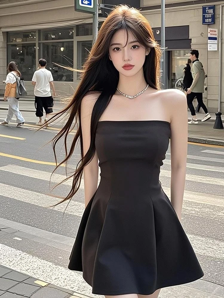 黑色一字肩抹胸连衣裙女夏季收腰高级感精致性感辣妹御姐气质短裙