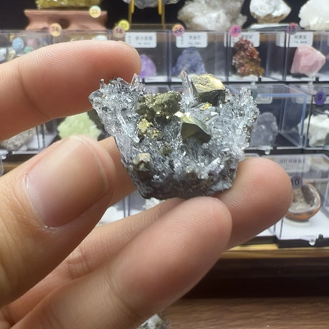 东陵石耳饰合金春****,