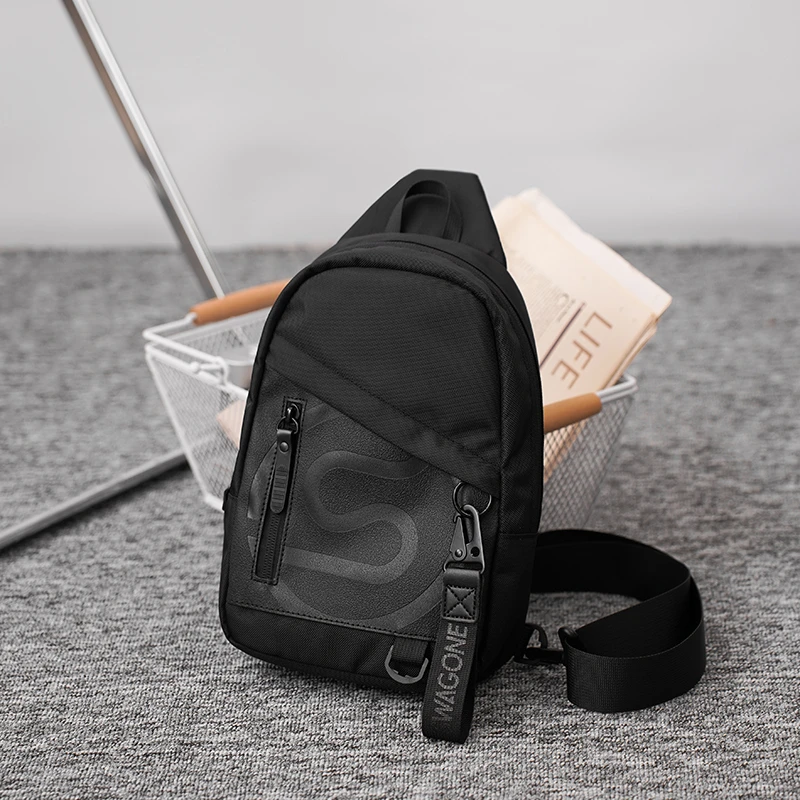 时尚男士胸包斜挎包休闲潮流防水轻便胸前包斜跨男包日系百搭