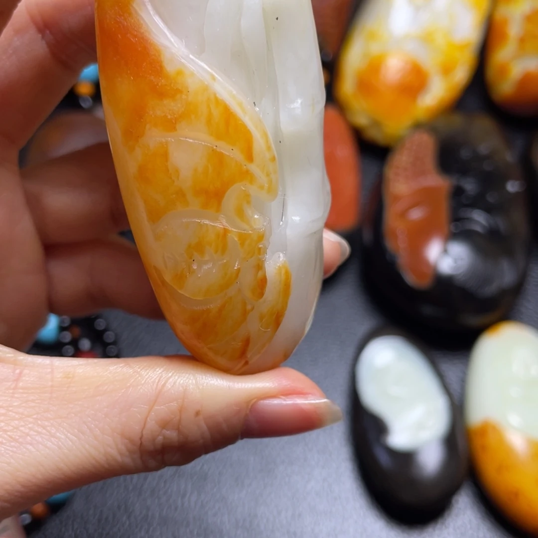 码***人和田玉未镶嵌颈饰