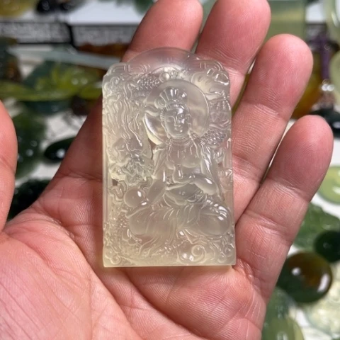 蛇纹石玉未镶嵌颈饰