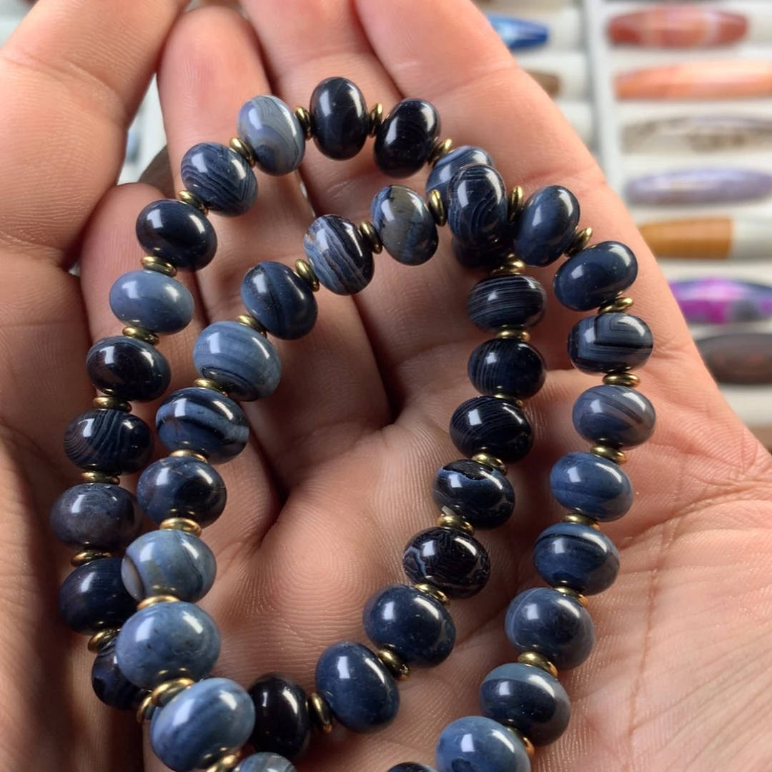 玛瑙/玉髓颈饰未镶嵌阿*。