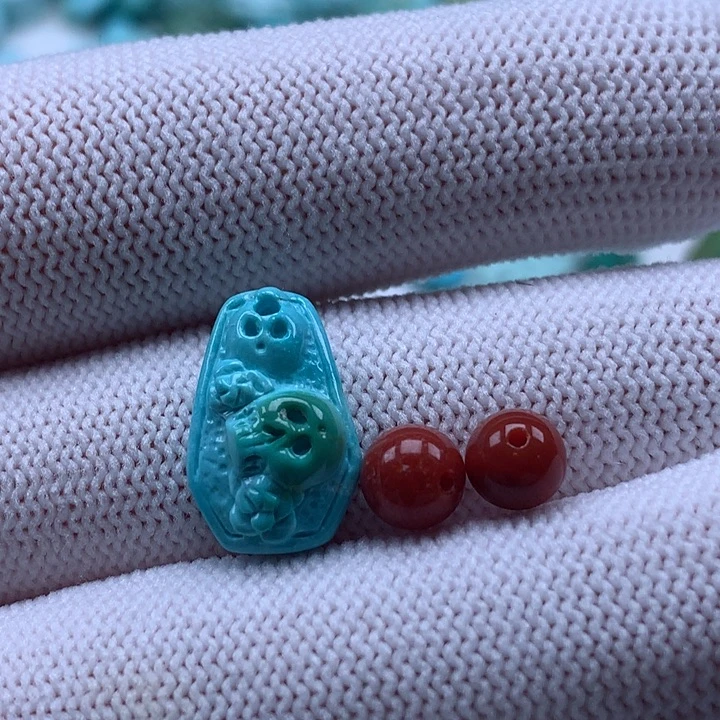 ****南红玛瑙未镶嵌珠宝奇石