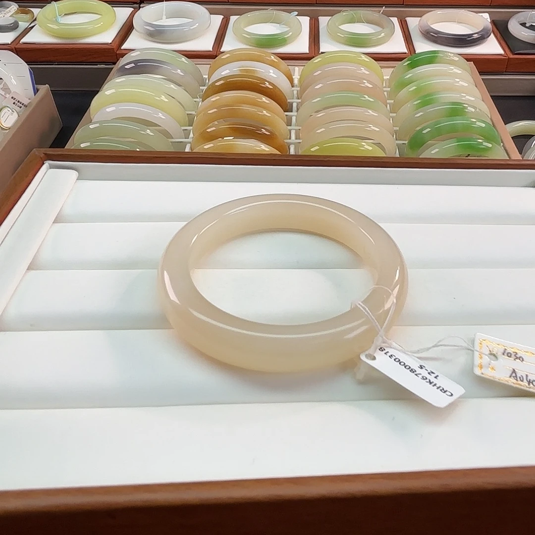和田玉未镶嵌手镯红粉粉色好
