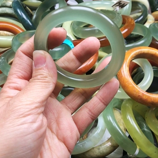 蛇纹石玉手镯未镶嵌M****r